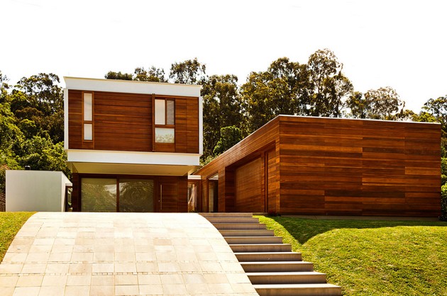 The Elegant Character Of The Brazilian Haack House
