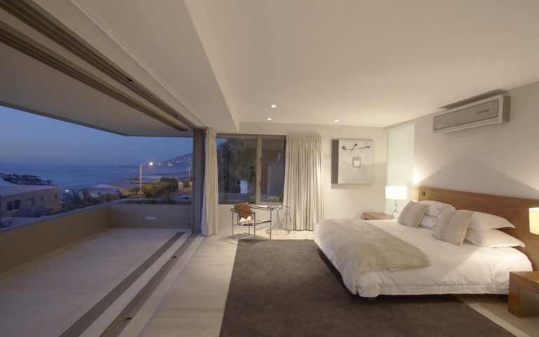 20 Beautiful Indoor/Outdoor Bedroom Designs