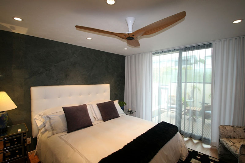 20 Beautiful Bedrooms With Modern Ceiling Fans