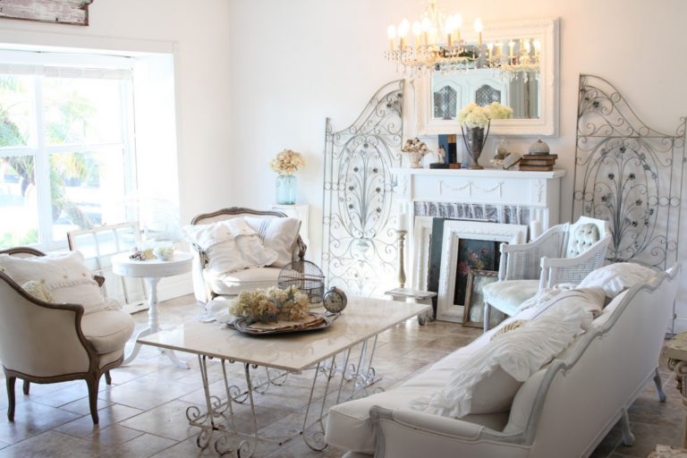 20 Romantic Relaxed Style Living Room Ideas