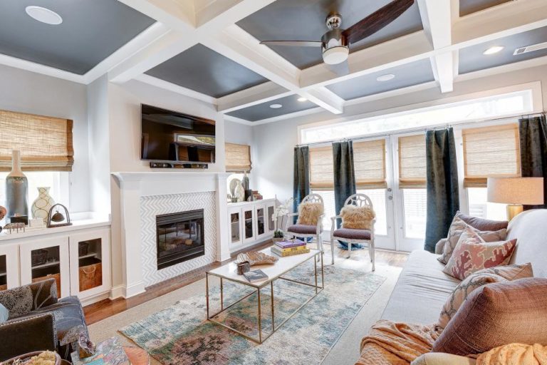 20 Living Room Designs With Painted Ceilings