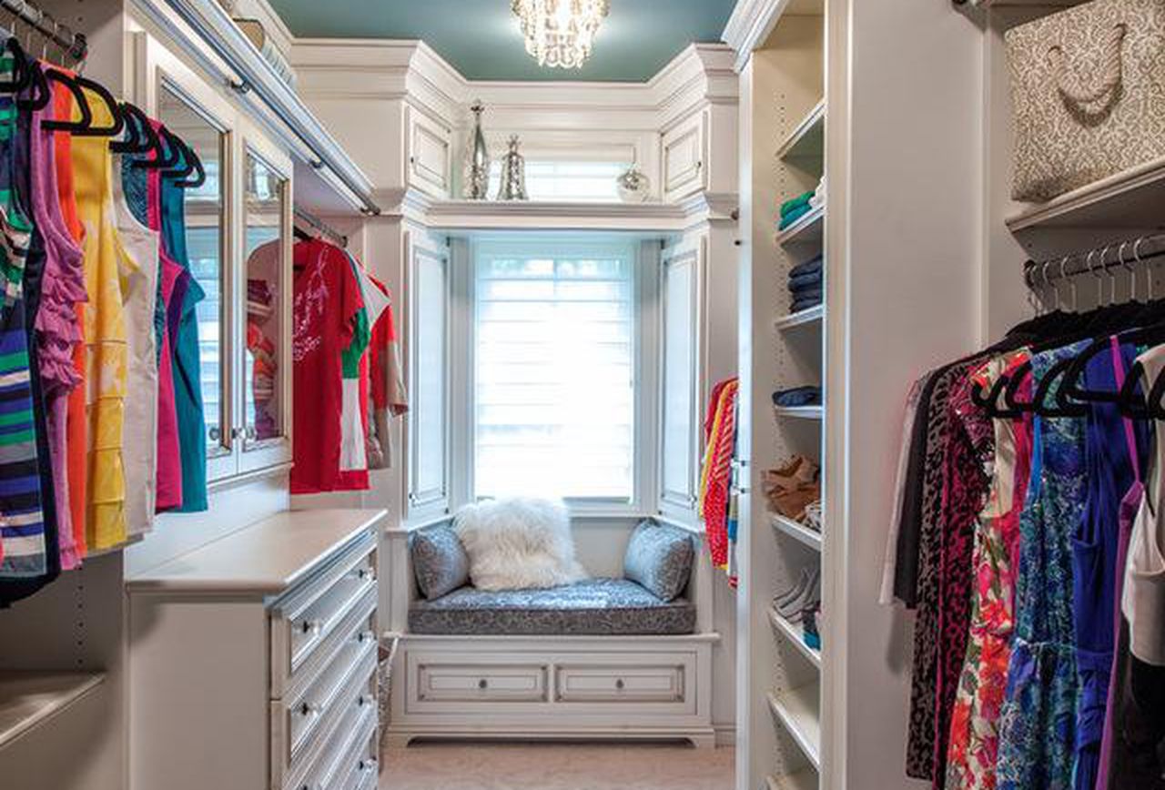 20 Beautiful Closet Designs Incorporating Drawers