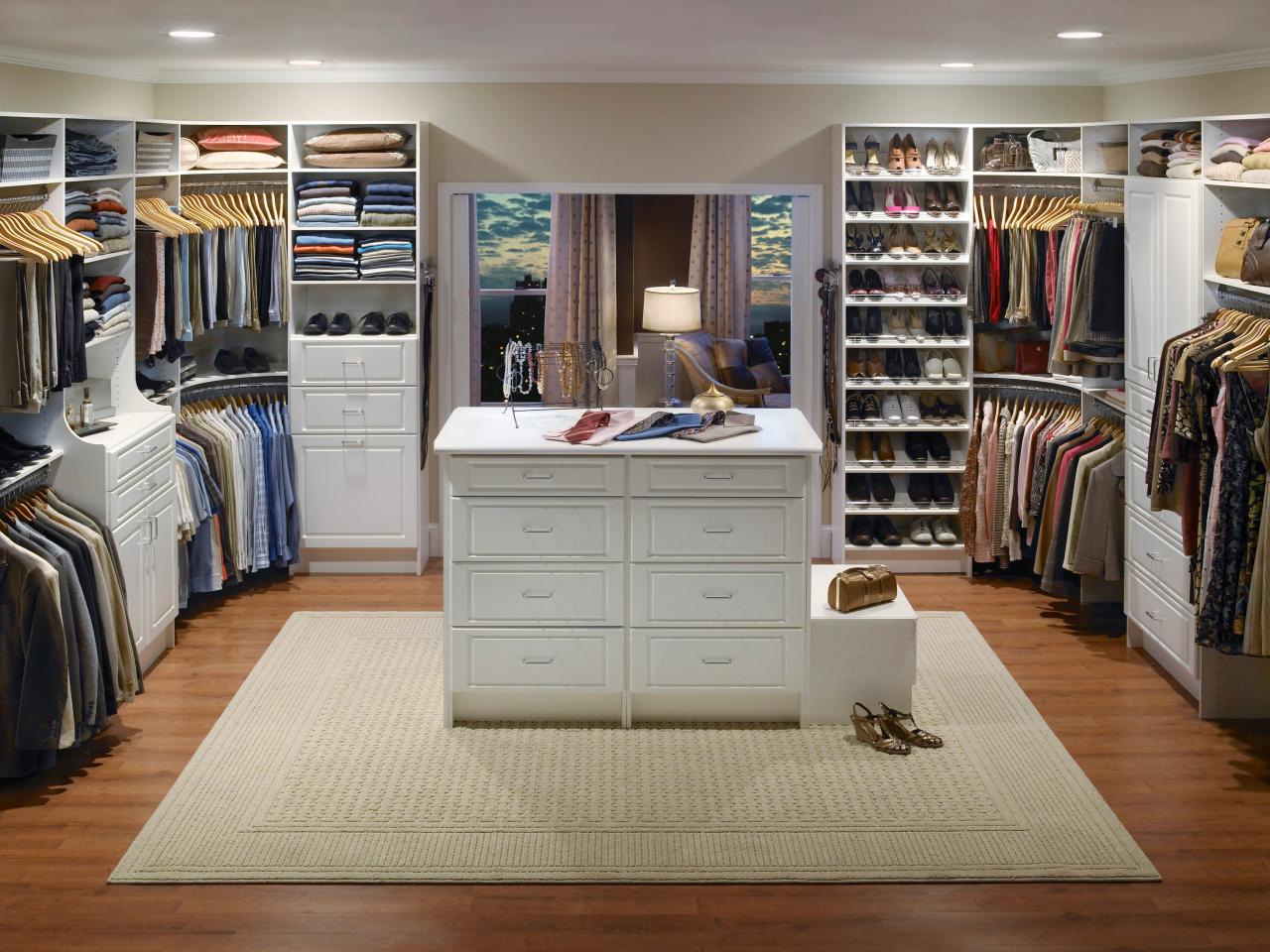20 Beautiful Closet Designs Incorporating Drawers