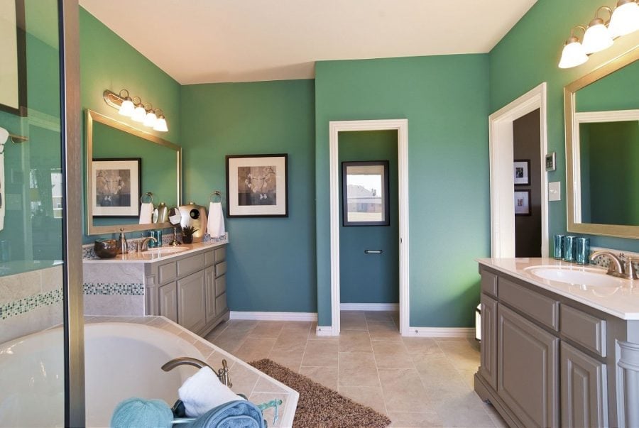 20 Gorgeous Green Master Bathroom Ideas