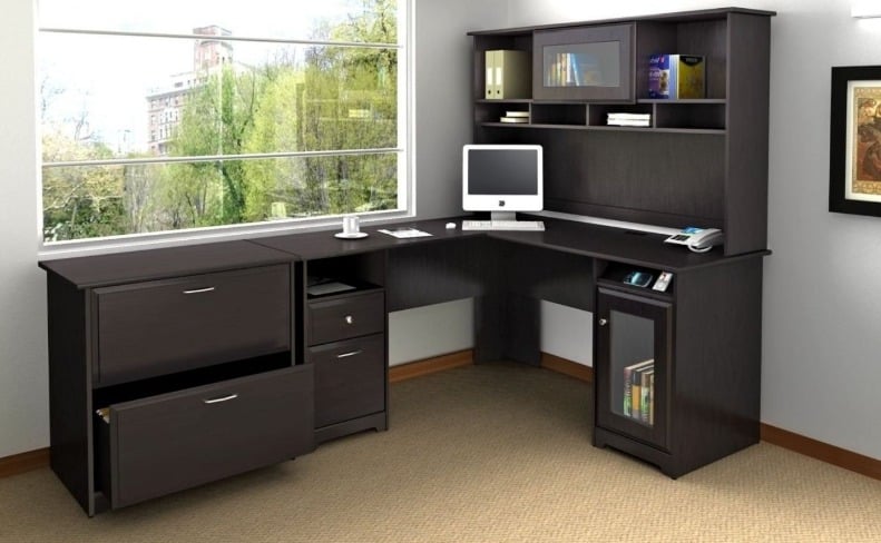 2019 Office Design Trend: Corner Office Desks